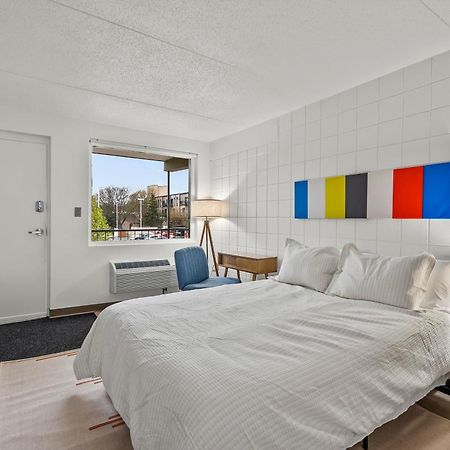 The Lindell Motor Lodge Сийдър Фолс Екстериор снимка